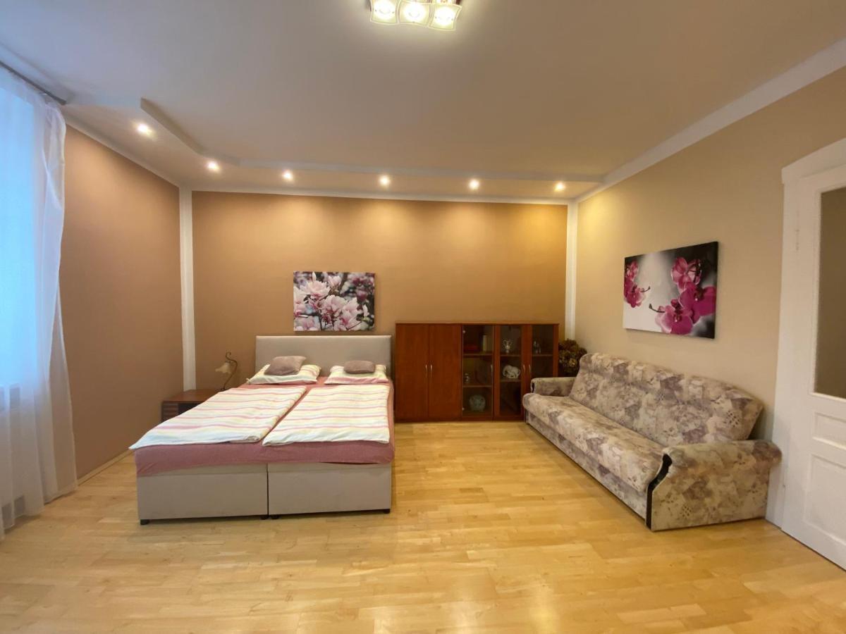 Holicak Apartment ออลอโมตซ์ ภายนอก รูปภาพ