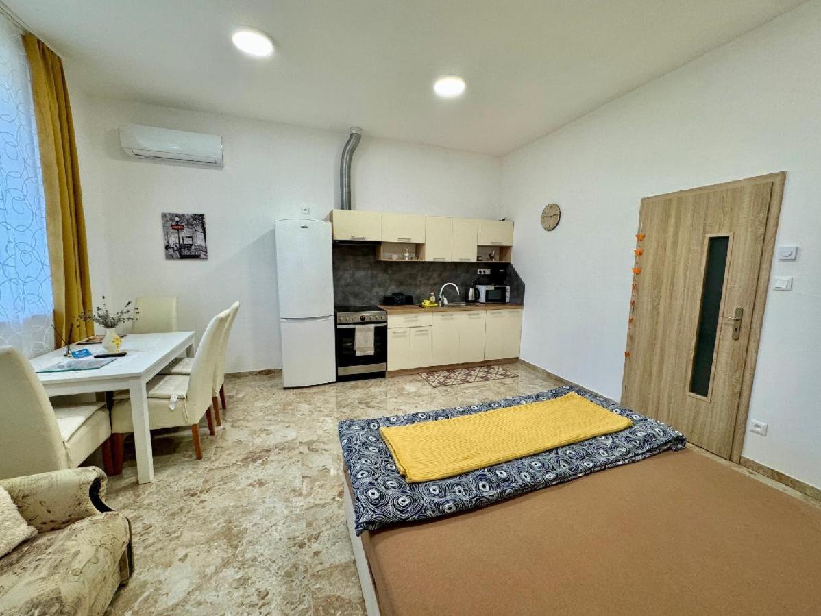 Holicak Apartment ออลอโมตซ์ ภายนอก รูปภาพ